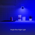 Miniatyrbilde 4 av 5: [Pakke med 4] Plug In Led Lys Blå Nattlys Med Skumring Til Morgen Sensor, Automatisk På/Av - Perfekt For Trapper, Gang Og Kjøkken C
