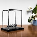 Miniatyrbilde 2 av 4: Newtons Vugge - Klassisk skrivebordsleke for ledere