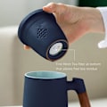 Miniatyrbillede 4 af 5: Tekop med teinfuser og låg, løs te-si med træhåndtag, 360 ml mat keramisk teinfuser gave Dark Blue