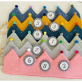 Miniatyrbilde 2 av 2: Papirdrake bursdagskrone Muslin med tall for barns bursdagskrone laget av Muslin stoff med knapp tall fra 1-8 festdekorasjon hatt Grey