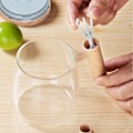 Miniatyrbillede 4 af 5: Selv-omrørende krus, elektrisk højt borosilikatglas blandingskaffekrus roterende hjemmekontor rejseomrøringskop til kaffe/mælk/proteinpulver white