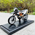 Miniatyrbild 5 av 5: Maisto 1:18 Ktm 690 Smc R Statisk Gjutmodell Bilmodell Legering Leksakssamling Motorcykelmodell Äkta Auktorisation KTM 690 SMC R