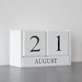 Miniatyrbild 1 av 7: Träskrivbordskalender 2022-2023, evigt dagligt blockkalender Månad Datumvisning för lantgårdskontor rustika dekorationer (vit)
