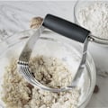 Miniatyrbillede 5 af 6: Manuel melmixer, dejmixer i rustfrit stål, multifunktionel melmixer med skridsikkert håndtag, køkkenbageværktøj