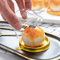 Miniatyrbillede 5 af 7: 100 stk. Mini Klar Plastik Muffin Æske Cookie Muffin Æske Bryllup Fødselsdags Gaveæske (2 Tommer) (Gylden)