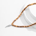 Miniatyrbillede 2 af 5: Boho chic træperler patchwork herrehalskæde fjer vedhæng herre temperament halskæde