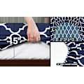 Miniatyrbild 4 av 6: Printed King Lakan Set - 1 Fitted Lakan, 2 Örngott - Mjukt borstat mikrofibertyg - Krymp- och blekningsbeständig (King, Quatrefoil Navy med Whisky)