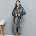 Miniatyrbillede 1 af 4: Efterårs- og vinterflonel pyjamas Mellemlang M fortykkede pyjamas til par Badekåbe Forårsbadekåbe