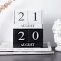 Miniatyrbild 5 av 7: Träskrivbordskalender 2022-2023, evigt dagligt blockkalender Månad Datumvisning för lantgårdskontor rustika dekorationer (vit)