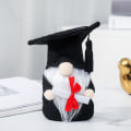 Miniatyrbillede 4 af 5: 2 stk. sort studenterhue uden ansigt, sød bonusdukke til dimissionssæsonen, julegavepynt