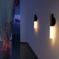 Miniatyrbillede 4 af 5: USB Opladning Smart Kropssensor Natlampe, Bevægelsessensor Natlampe, Gang Soveværelse Aisle Trapper Garderobe Vægmonteret Induktionslampe (Sort Valnød