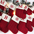 Miniatyrbilde 5 av 5: Julestrømpe med 26 bokstaver, broderte initialer Mini Søte Julestrømper Bomullssnor med Supermyke Hvite Plysjmansjetter Juledekorasjon