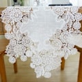 Miniatyrbild 1 av 6: Vit Broderad Bordslöpare i Spets med Små Blommor, Gårdshus Mantel Scarf, för Sovrum, Rustikt Bröllop, Möhippa, Dekoration för Soffbord 13