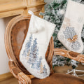 Miniatyrbilde 4 av 5: 2 stk. Julepynt Ullkulebroderi Snøfnugg Juletre Hvite Julestrømper Barnas Julegavepose
