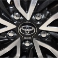 Miniatyrbild 5 av 5: Toyota 4 62mm hjulcentrumnavkapsel för logotypmärke svart