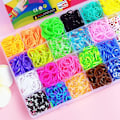 Pikkukuva 7 / 8: 1500 Delar . Loom Bands Kit
