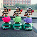 Miniatyrbild 4 av 4: Hawaii Flicka Bil Instrumentbräda Prydnad Skrivbord Bobblehead Solar Leksak A-Grön