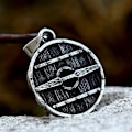 Miniatyrbilde 4 av 5: Pendant - Nordic Mythology - Shield with Celtic knot
