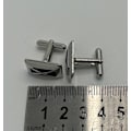 Pikkukuva 3 / 3: ainutlaatuiset kalvosinnapit Silver