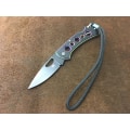 Miniatyrbild 1 av 2: SanRenMu 7081 BUI-SHX Fällkniv tumhål backlock jaktkniv kniv