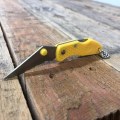 Pikkukuva 5 / 5: Master Cutlery - simple and good Folding knife Yellow Gul 1