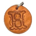 Miniatyrbilde 1 av 2: Handmade pendant of swedish leather with old english letter Nature H