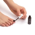 Miniatyrbild 3 av 4: PODERM • BRUNT nagellack berikat med Tea Tree, Silicon och Biotin • Swiss Made • Händer & Fötter • Speciellt skadade naglar Brun