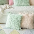 Miniatyrbillede 2 af 5: SZTXJ Sæt af 2 Kunstpels Pudebetræk Luksus Pudebetræk Bløde Dekorative Pudebetræk Fuzzy Pudebetræk til Seng/Sofa, Grøn 18 x 18 Tommer