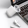 Pikkukuva 2 / 5: Airpod 2. sukupolven langattomat kuulokkeet, vedenpitävät, Bluetooth-yhteensopivat, mikrofonilla