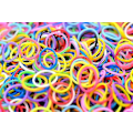 Pikkukuva 3 / 5: Loom Bands -setti ja klipsikokoelma 5500 kuminauhalla + 170 klipsulla + 2 koukulla + 6 riipuksella + 1 kutomakauhalla 21 kauniissa värissä ja upeassa säilytyslaatikossa