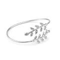 Pikkukuva 1 / 5: Yksi lehtikuvioinen rannekoru, jossa Swarovski-kristalleja lahjapakkauksessa
