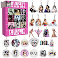 Miniatyrbilde 1 av 5: Julekalender med hengende ornamenter og nøkkelringer fra Taylor Swift The Eras Tour 2023 - 24 dagers nedtelling for fans - Overraskelsesboksgaver