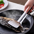 Miniatyrbillede 1 af 5: Non-Stick Køkkenspatel Fiskestøvle Højvarme Kogeudstyr Ideelt Køkkenudstyr Til Fisk Æg Pandekager Kød Vendespatel Tænger Stegning Fisk Tænger FLYE3168