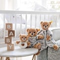 Pikkukuva 4 / 5: Steiff Baby Nursey Sleep Well Harmaa Teddykarhu Tarttuva Leikkikalu Ratteli 12cm