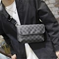 Miniatyrbild 5 av 5: Trendig rutig crossbody-väska för män