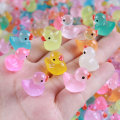 Miniatyrbillede 5 af 5: 30 stk. Glitter Mini Resin Ænder Tiny Ænder Miniature Figurer Søde Farverige Mini And Ornament Ænder Dekoration til DIY