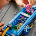 Miniatyrbild 4 av 6: LEGO Fortnite 77073 Battle Bus  Collector's Building Set Inspirerad av TV-spelet