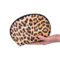 Miniatyrbild 6 av 6: Kosmetikväska i PU-tyg/mockatyg, skal med print PU fabric