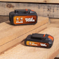 Pikkukuva 2 / 3: Aku Dual Power POWDP9037 - 20 V ja 40 V langattomille käsityökaluille - Tehoindikaattori LED - Alusta orange