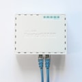Miniatyrbillede 2 af 4: Mikrotik RB750GR3 Gigabit Ethernet tilsluttet router Turkis, Hvid