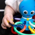 Miniatyrbild 4 av 6: BABY EINSTEIN Ocean Explorers Opus Shake & Soothe Teethers, leksak och skallra, från födseln Flerfärgad