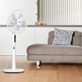Miniatyrbillede 4 af 4: BLACK+DECKER BXBXEFP50E gulvventilator på 50W, 3 hastigheder, 3 tilstande, justerbar højde, berøringskontrol og fjernbetjening. valkoinen