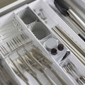 Pikkukuva 4 / 4: Pitkänomainen ruokailuvälineteline - Valkoinen - ABS-valmistetta - 30-47,5 cm - Laatikoiden optimointi - Tilansäästö