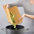 Miniatyrbillede 3 af 3: Skærebræt - Joseph Joseph - Chop2Pot - Bambus - Sammenfoldelig - 33 x 27 cm