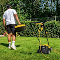 Miniatyrbillede 2 af 3: Elektrisk plæneklipper - POWERPLUS - POWEG62205 - 1300 W - 320 mm Ø - Med opsamling og bagudkast sort