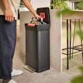 Miniatyrbillede 4 af 4: JOSEPH JOSEPH Titan Beholderaffaldskomprimator 30 liter Carbon Black