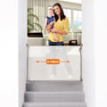 Pikkukuva 1 / 3: DREAMBABY® Säädettävä turvaportti - Kiinnitettävä ruuveilla - Kaksoissuuntaan avautuva - Runko jopa 140 cm - 2 asennussarjaa mukana - Hvid grå