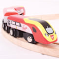 Miniatyrbillede 2 af 2: Trætog Pendolino Virgin BigJigs Legetøj - Garage - Station - Lufthavn - Havn - Hus - Bygning Flerfarvet