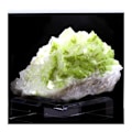 Miniatyrbillede 1 af 5: Sten og mineraler. Duftit på Calcit. 2081,0 ct. Tsumeb, Oshikoto-regionen, Namibia.