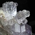 Pikkukuva 4 / 5: Kivet ja mineraalit. Fluoriitti. 803,5 senttiä. Henan, Kiina.